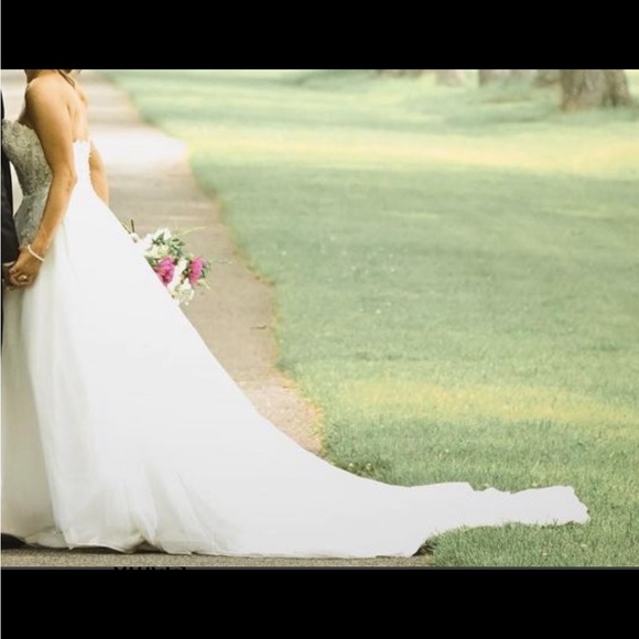 Dress is stuffing. I added cups and ribs to the dress. I have veil also. - Picture 4 of 5